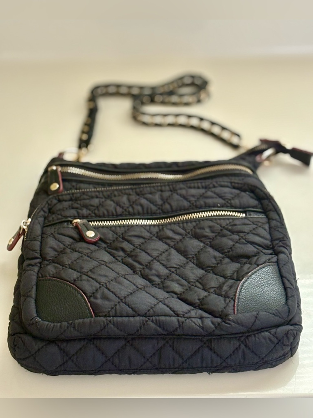 Quilted Crossbody Black Bag Lightweight, lots of zippered compartments Daily use